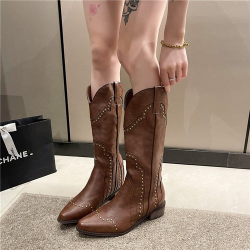 Ladies' cowboy boots with trendy stud accents and a comfortable block heel Amarae