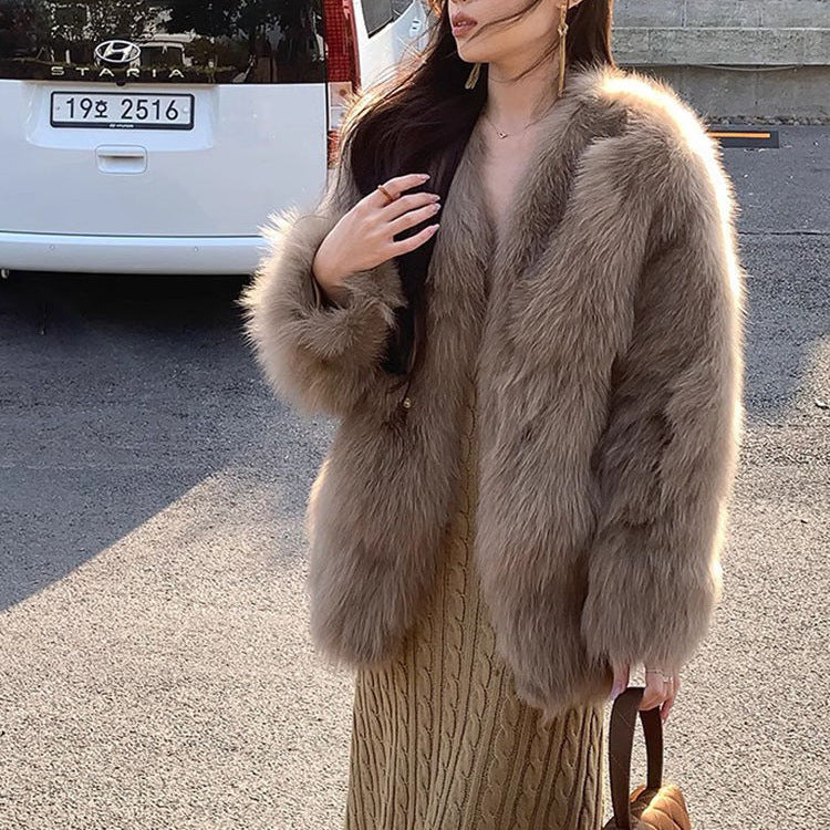 Veste en fausse fourrure à la mode pour femmes avec des détails de bouton élégants Chic & Stil