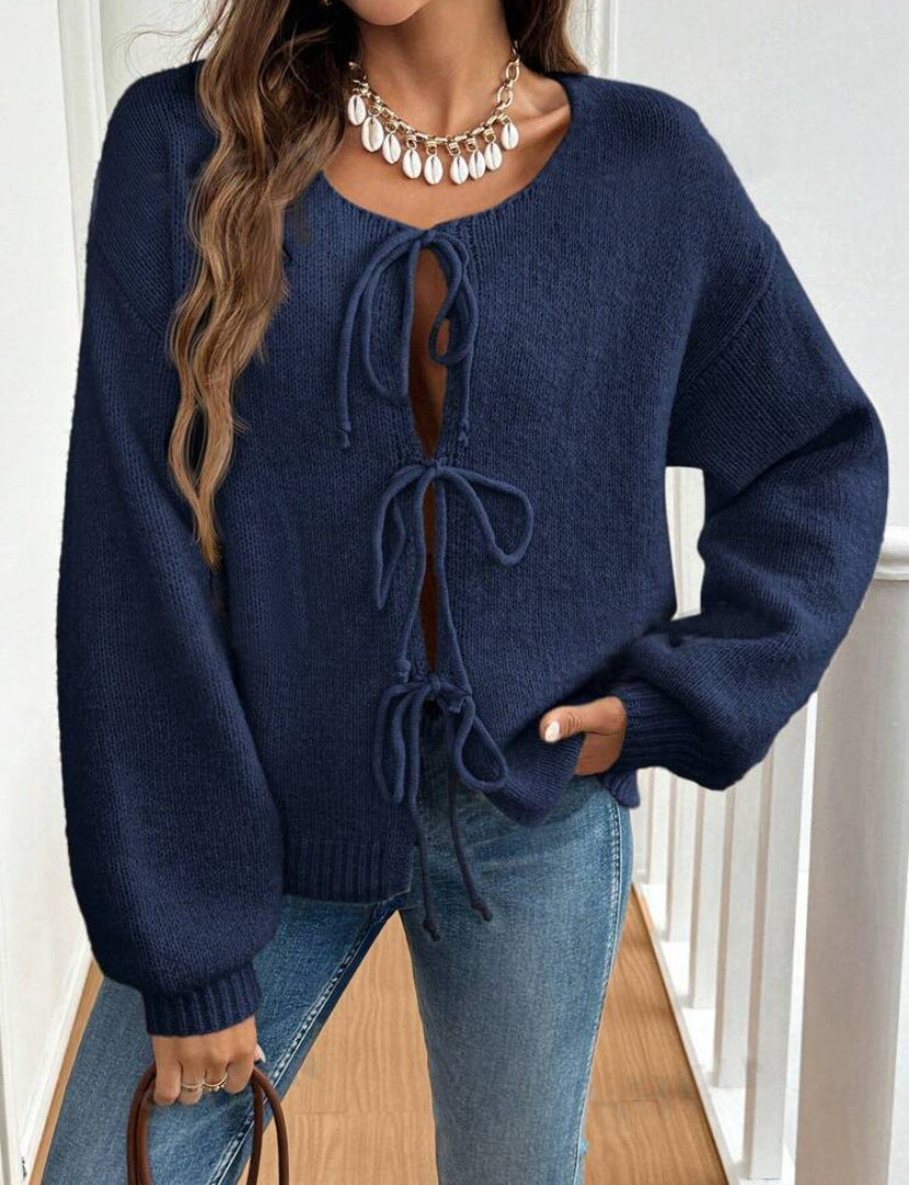 Pull en maille pour femme avec des détails de nœud élaborés Chic & Stil