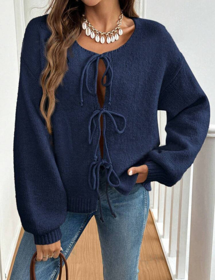 Pull en maille pour femme avec des détails de nœud élaborés Chic & Stil