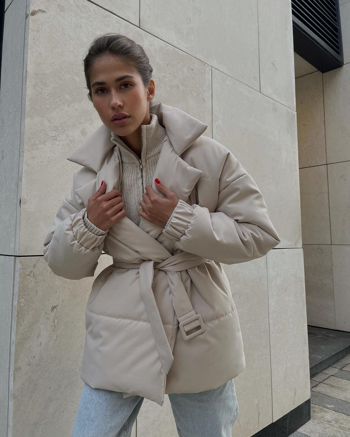 Trendy short women's parka with cinched belt Lune London