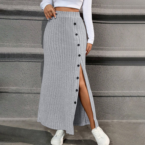 Jupe maxi en tricot pour femmes avec détails de boutons et fente latérale Chic & Stil