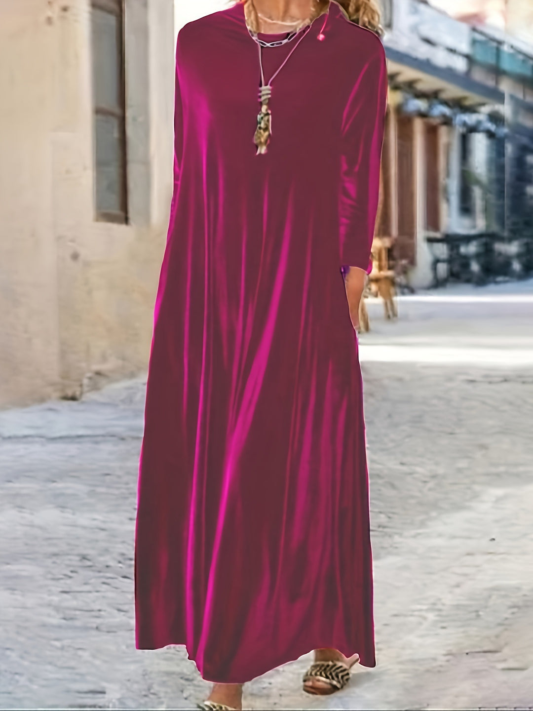 Women's maxi dress with elegant cut and pockets Lune London