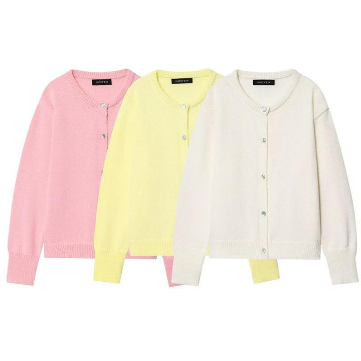 Ladies comfortable cardigan with button closure and relaxed fit Lune London