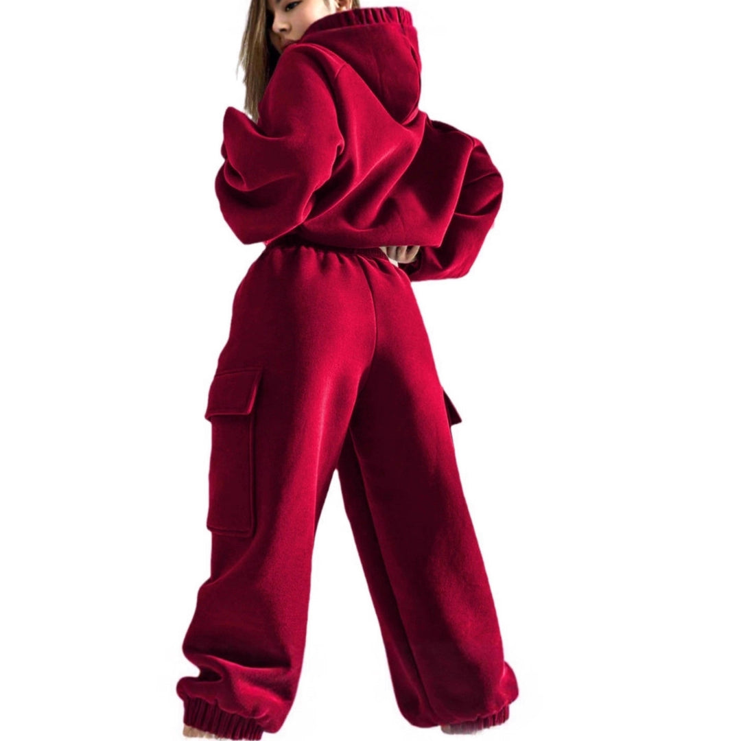 Women Sporty Hoodie Set and Chic Cargo Pants Style