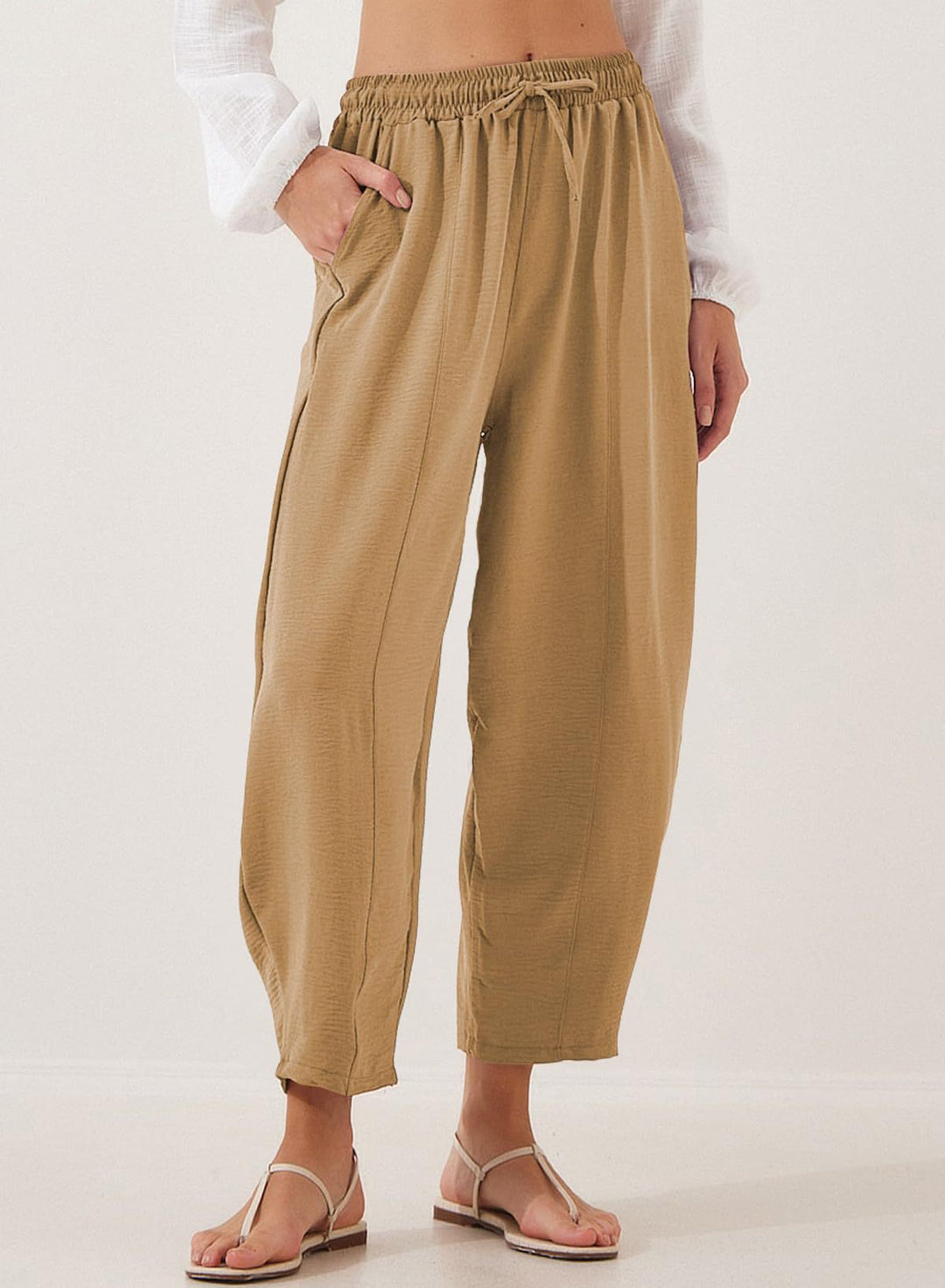 Women's lounge pants with elastic waistband and practical pockets Lune London