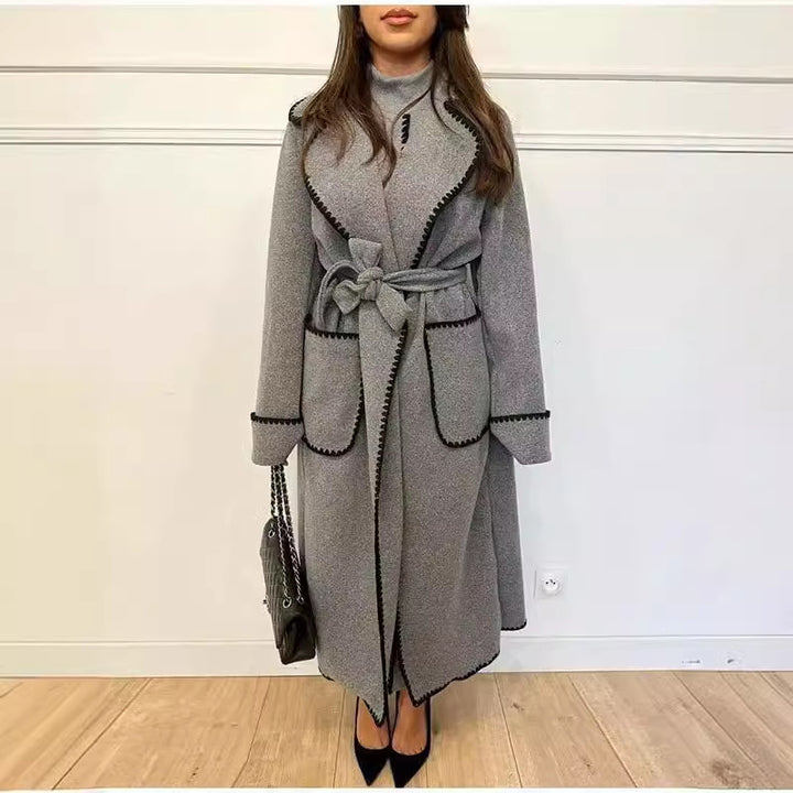 Manteau en laine élégant pour femmes avec décoration contrastée Chic & Stil