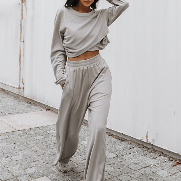 Ladies casual crop-top with wide lounge pants Lune London