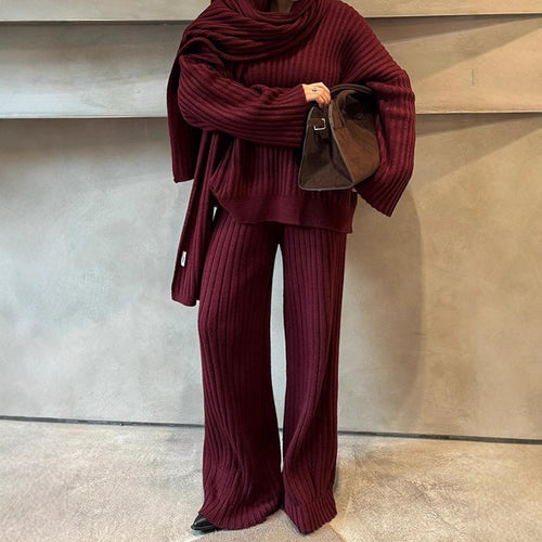 Women's knit set with a loose fit and elegant ribbed details Amarae