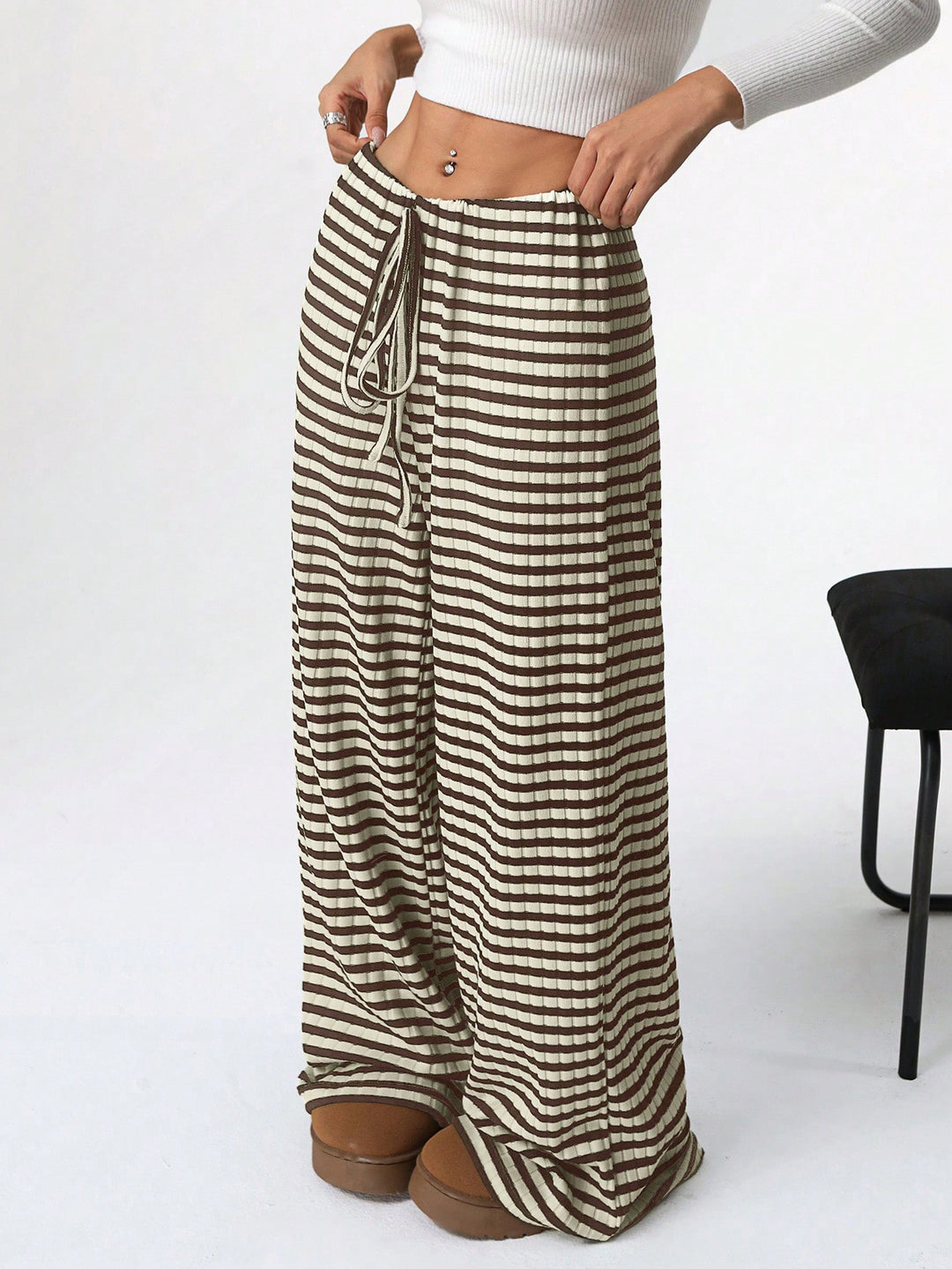 Loose carrot pants for women with practical pockets Lune London