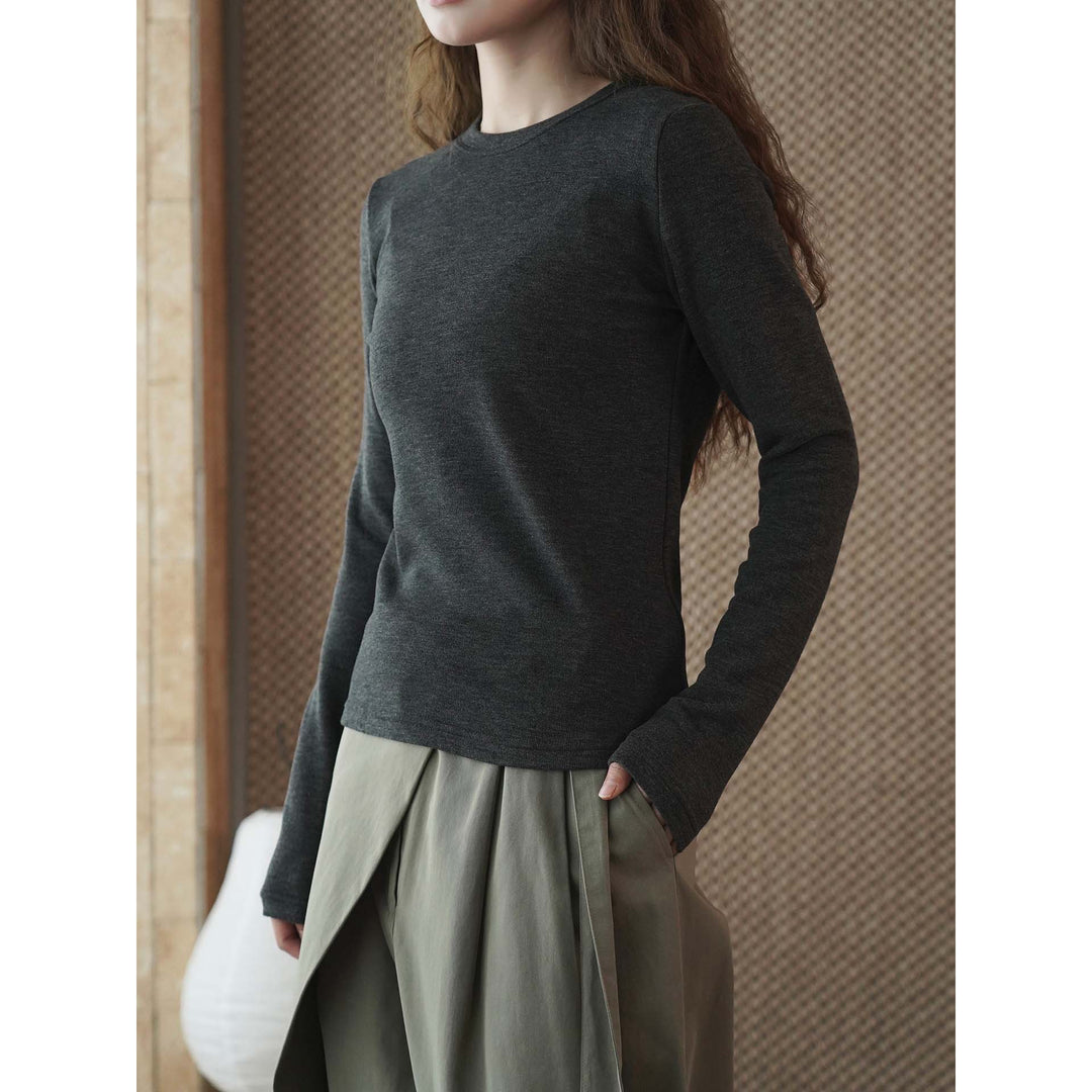 Women's slim-fit long sleeve from fine jersey with round neck Amarae