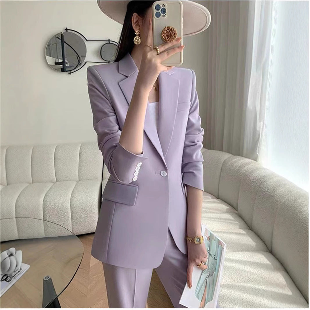 Ensemble de costume pour femmes deux pièces avec coupe élégante Chic & Stil