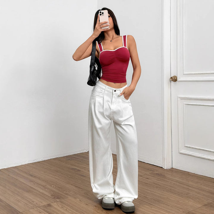 Haut ajusté pour femmes avec des détails de bretelles raffinés Chic & Stil