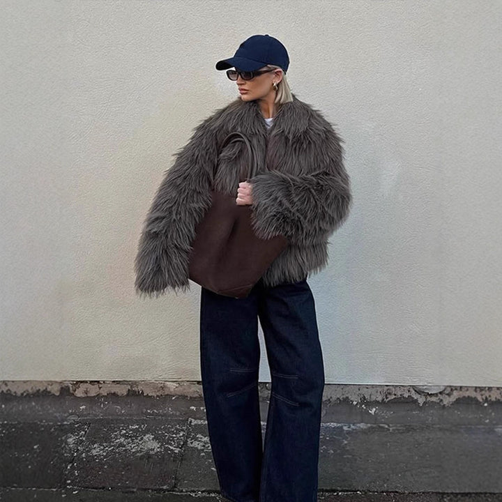 Women's Oversized Short Jacket made of Synthetic Fur in Shaggy Look with Voluminous Shawl Collar Amarae