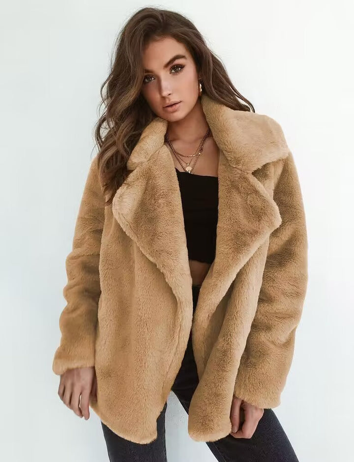 Fleece coat for women with large collar and trendy cut Lune London