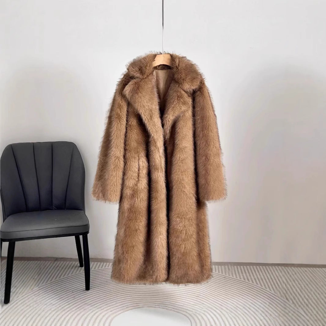 Luxurious faux fur coat for women with spacious design Lune London