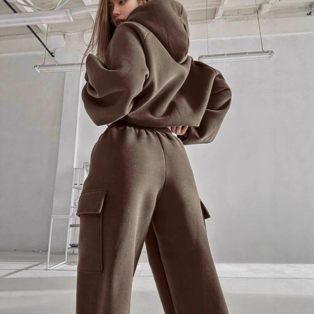 Women Sporty Hoodie Set and Chic Cargo Pants Style