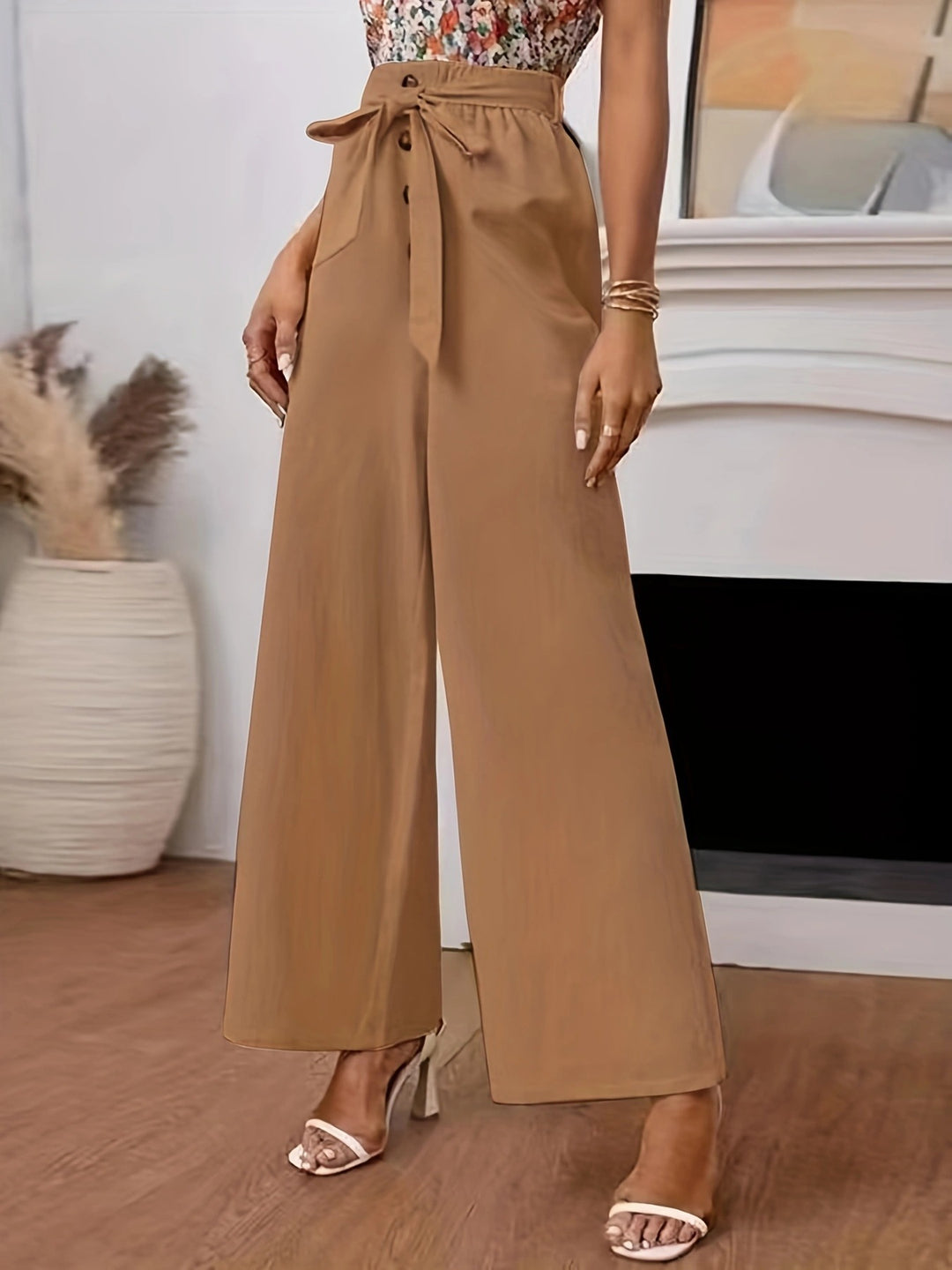 Wide leg pants for women with high waist and practical button details Lune London