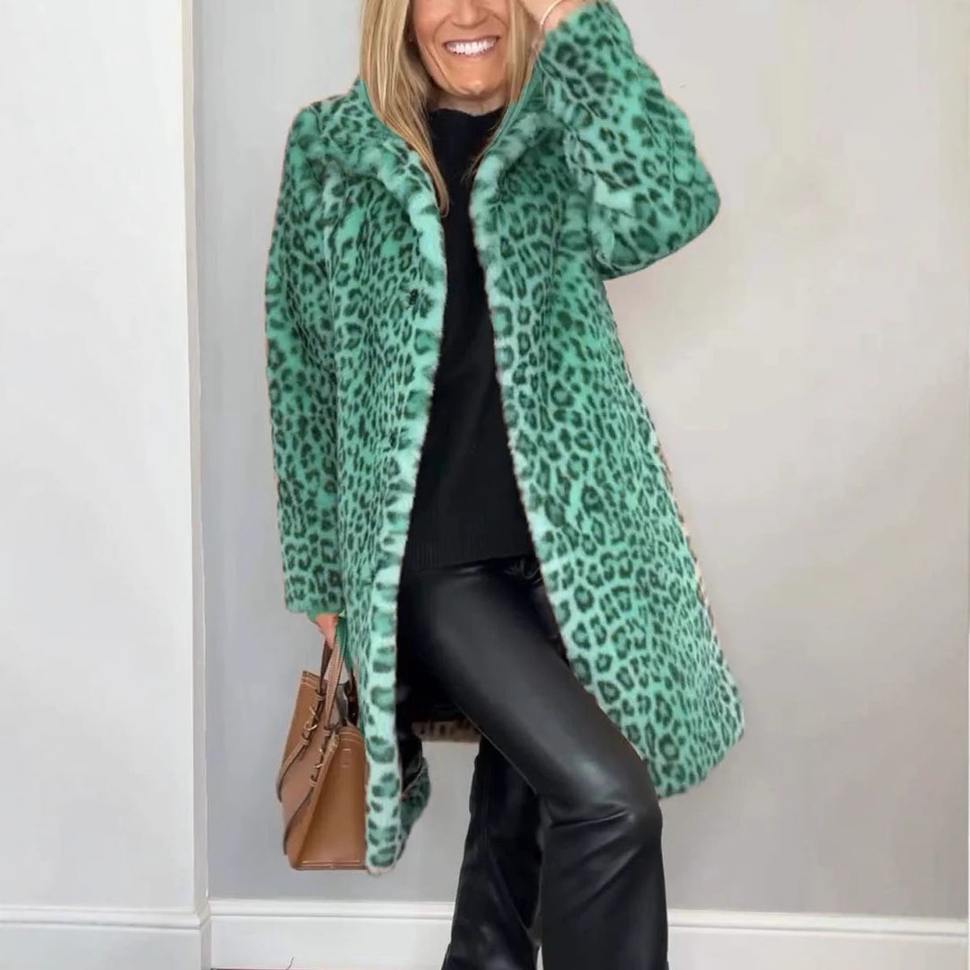Women’s fleece coat with animal pattern and practical cut Lune London