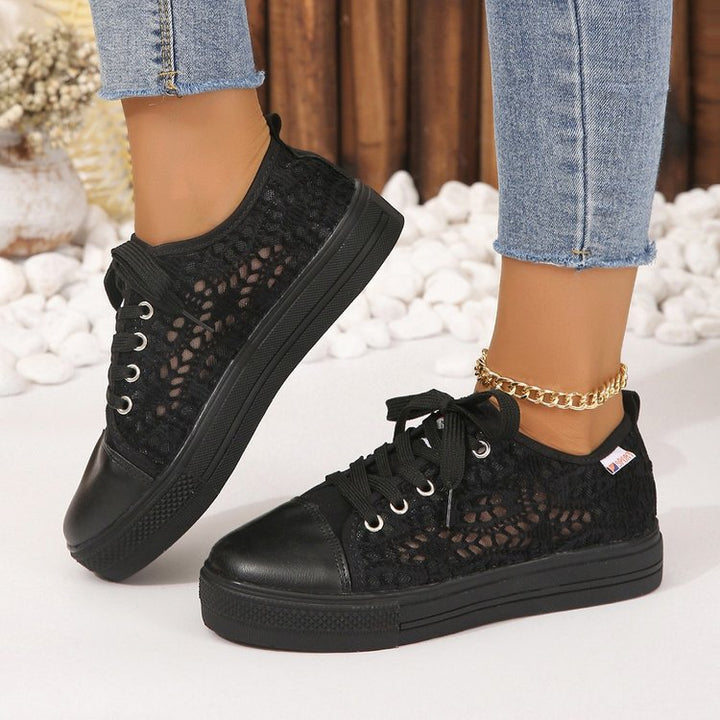 Women's sneakers with breathable mesh surface and non-slip sole Lune London