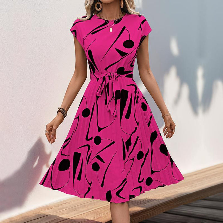 Robe maxi plissée pour femmes avec motif artistique et ceinture à nouer ajustable Chic & Stil