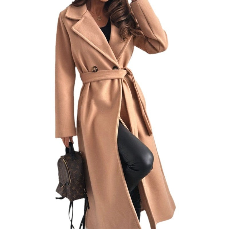 Ladies elegant fitted trench coat with closed collar and belt Lune London