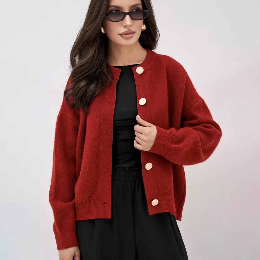 Cardigan pour femmes avec de grands détails de boutons et coupe décontractée Chic & Stil