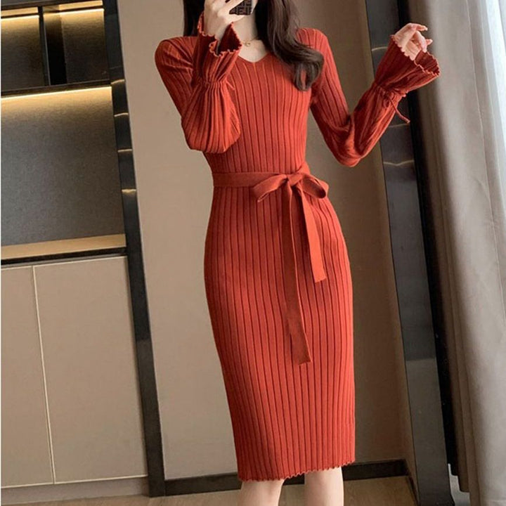Maxi fitted dress for women with tie belt and ribbed structure Lune London