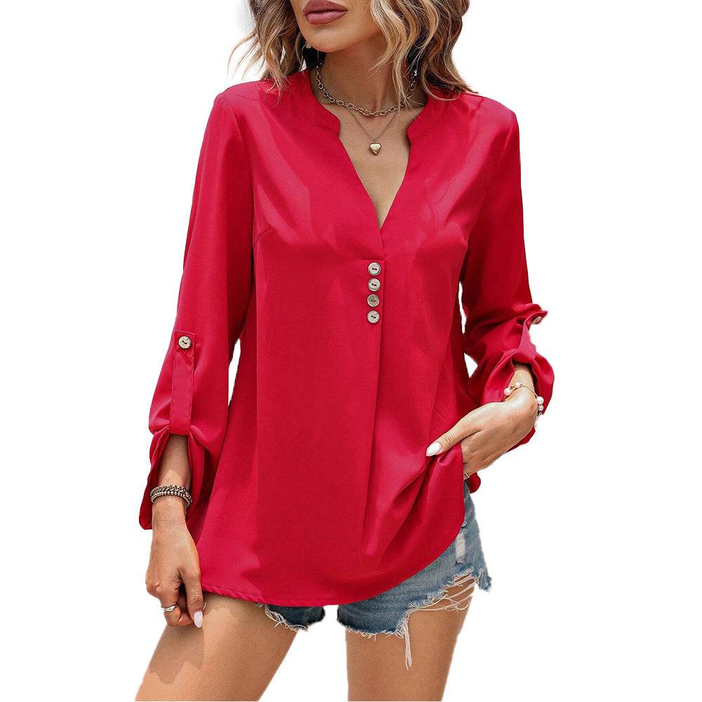 Blouse pour femmes avec des détails de boutons élégants et un chic col en V Chic & Stil