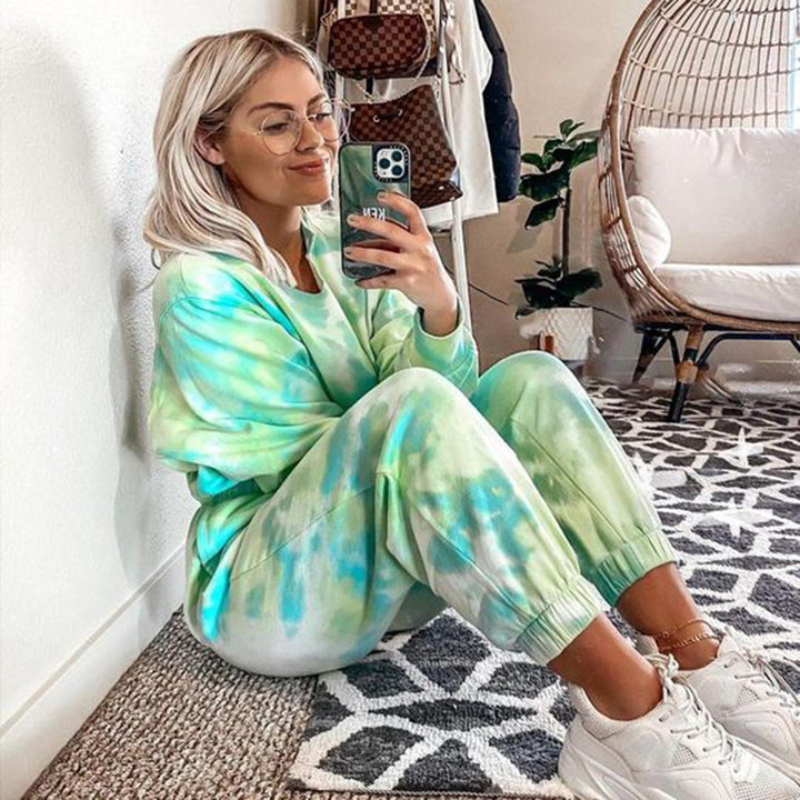 Women Comfortable Sweat Suit with Modern Batik Details Lune London