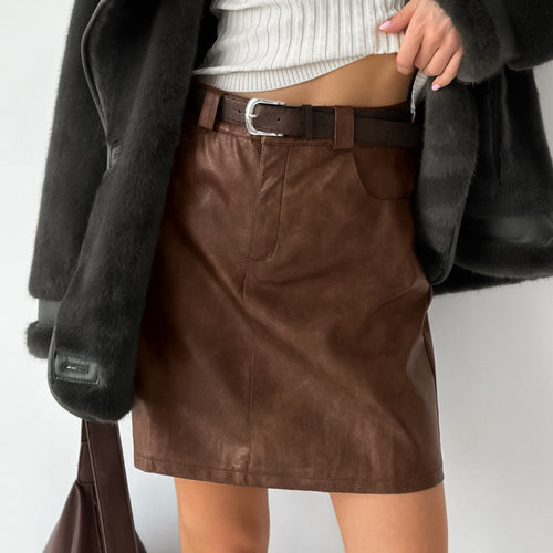 Faux leather skirt for women with a trendy cut and practical pockets Amarae