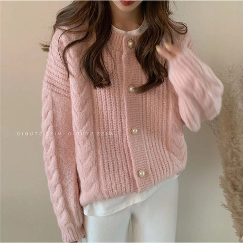 Cardigan Tricot Doux pour Femmes avec Détails de Boutons en Perle et Texture en Tricot Câble Chic & Stil