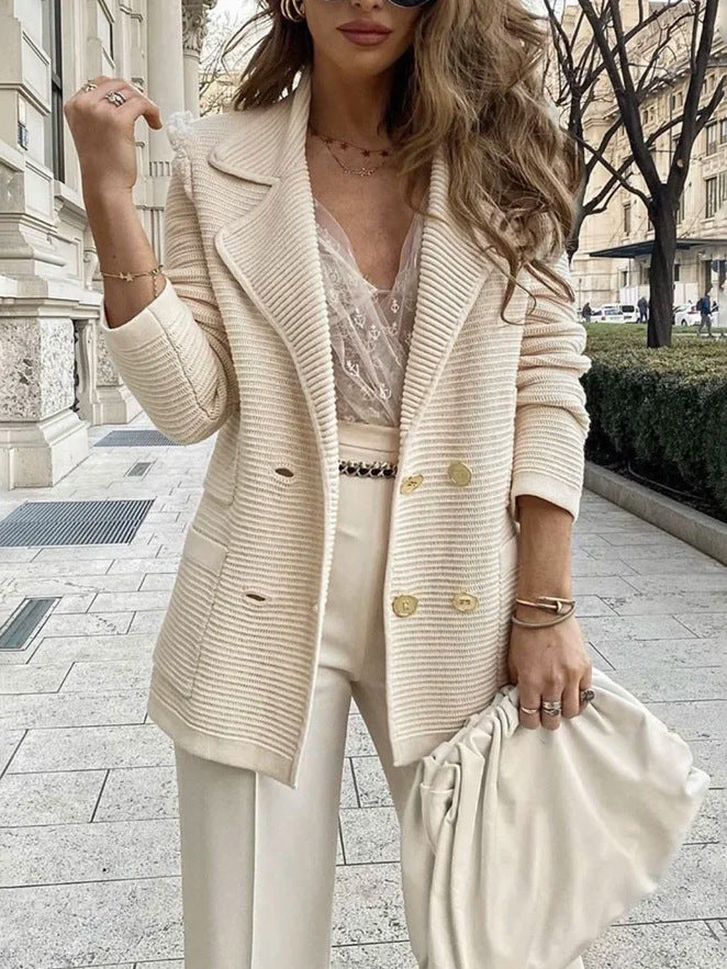 Structured blazer jacket for women with double row of buttons and practical pockets Lune London
