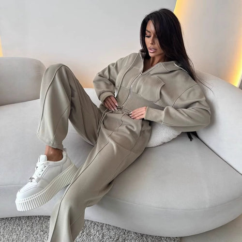Sporty hoodie set for women with a loose fit and elastic waistband Amarae