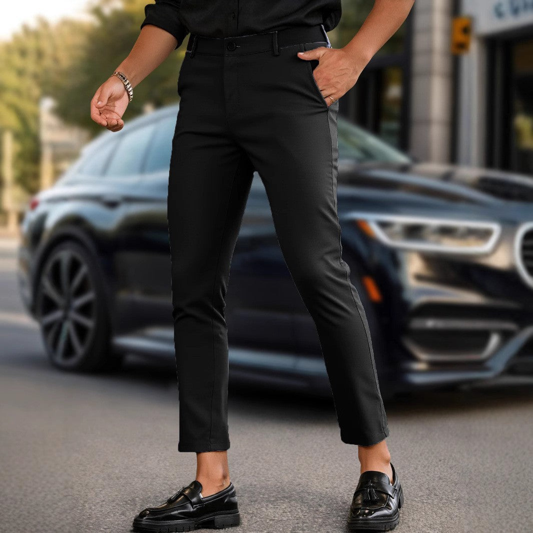Chino pants for men with elegant cut and practical design Lune London