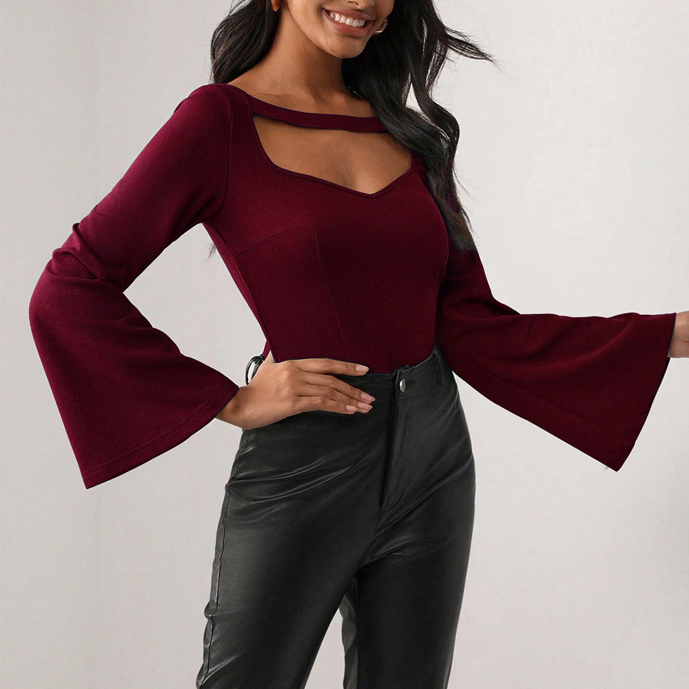 T-shirt femme avec décolleté en V profond et manches trompette élégantes Chic & Stil
