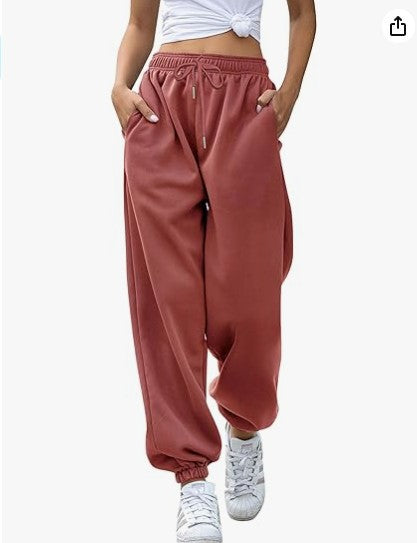 Women's casual sweatpants with high waistband and side zipper pockets Chic & Stil