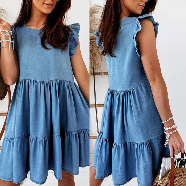 Women's short-sleeve dress in a casual A-line cut with a voluminous skirt Lune London