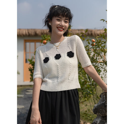 Knitted sweater for women with floral design Amarae
