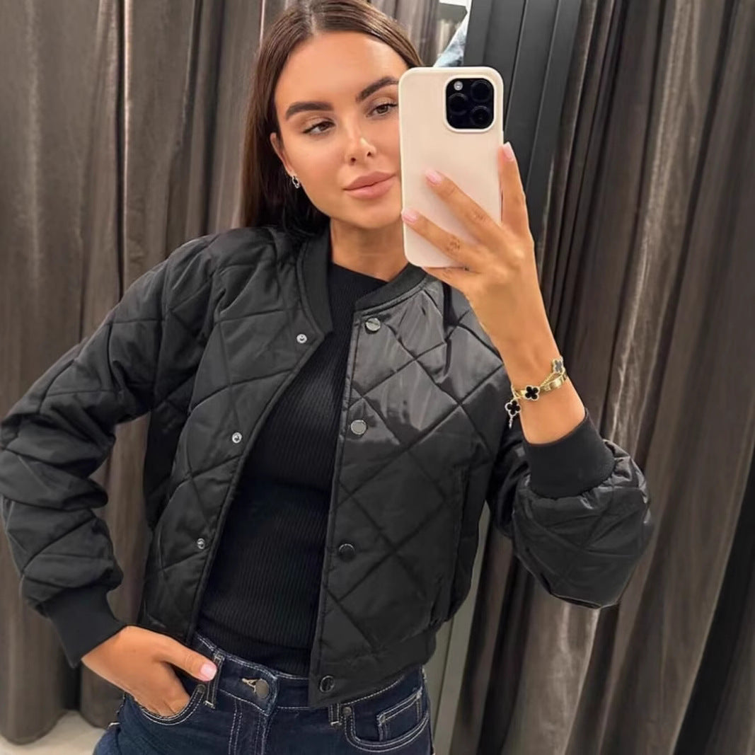 Quilted leisure jacket for women with practical button closure Lune London