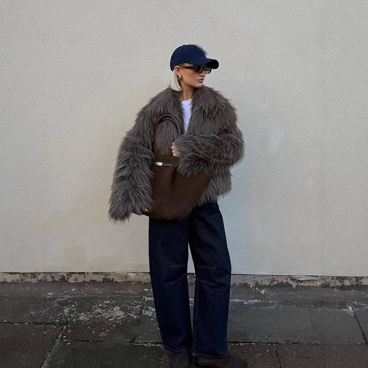 Women's Oversized Short Jacket made of Synthetic Fur in Shaggy Look with Voluminous Shawl Collar Amarae