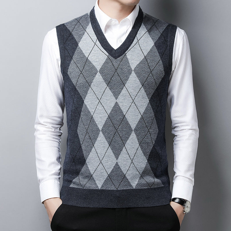 Elegant argyle knit vest for men Lune London