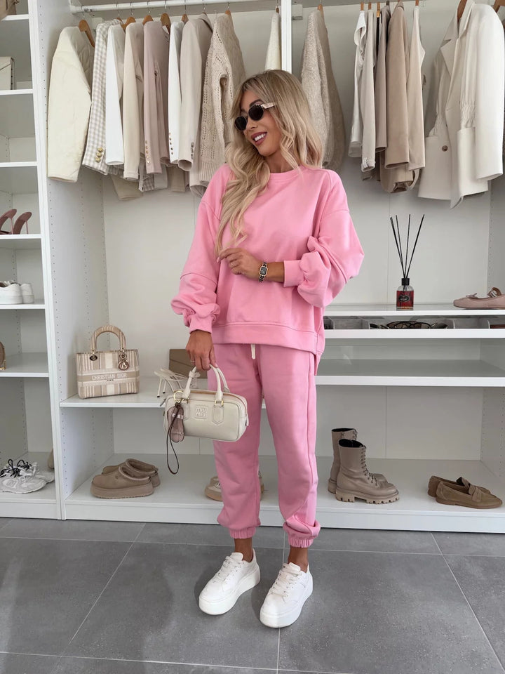 Ladies comfortable tracksuit made of high-quality cotton blend with drawstring and loose fit Lune London