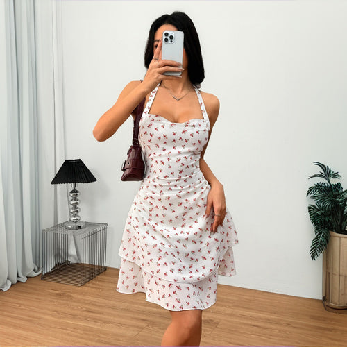 Robe d'été sans manches pour femmes avec des accents floraux et un ourlet fluide Chic & Stil