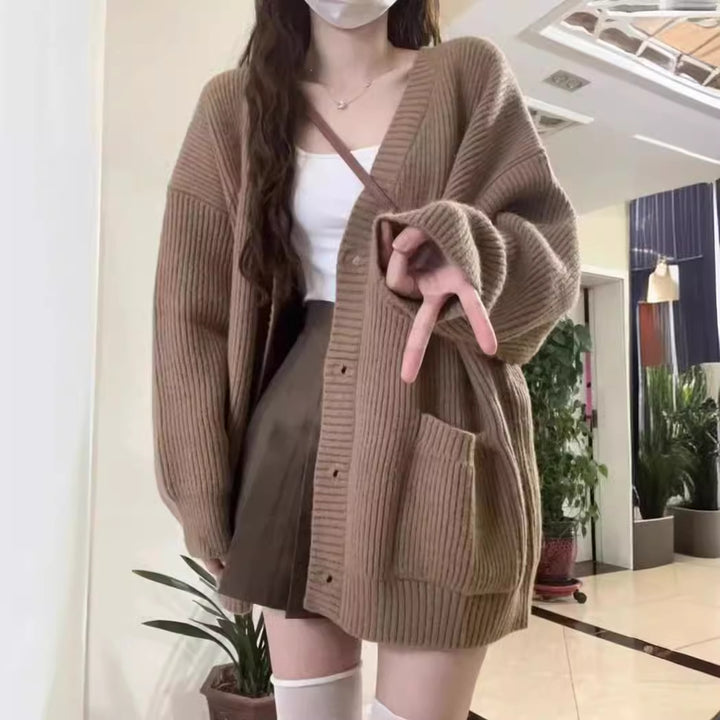 Chunky knit sweater for women with large pockets and relaxed fit Lune London