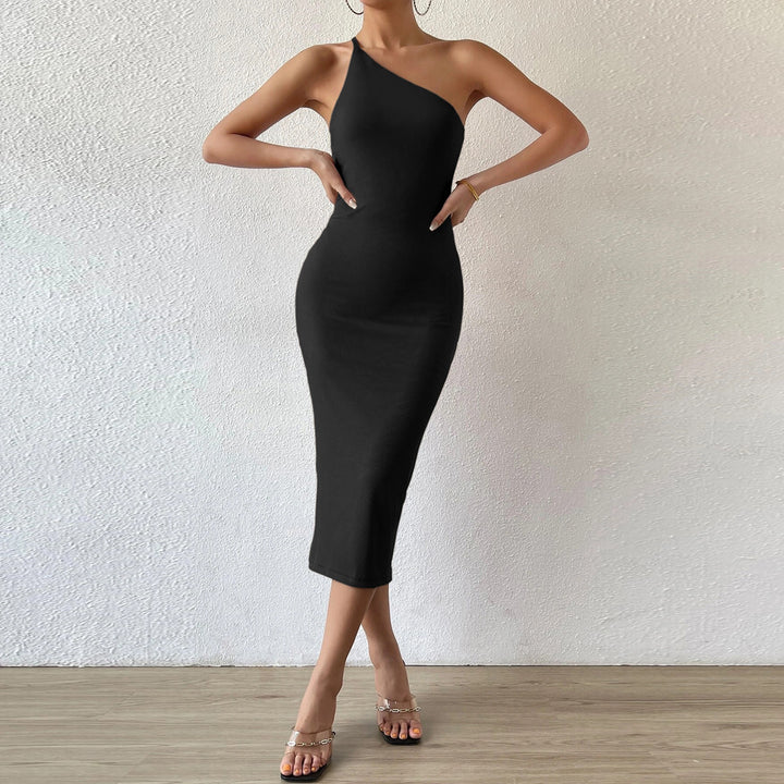 Robe midi féminine ajustée avec design asymétrique Chic & Stil