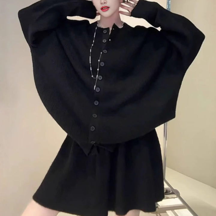 Ensemble tricoté pour femme avec design sans col et détail de bouton asymétrique Chic & Stil