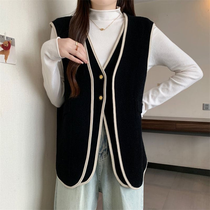 Women's soft fleece vest with an elegant V-neck and chic style pockets