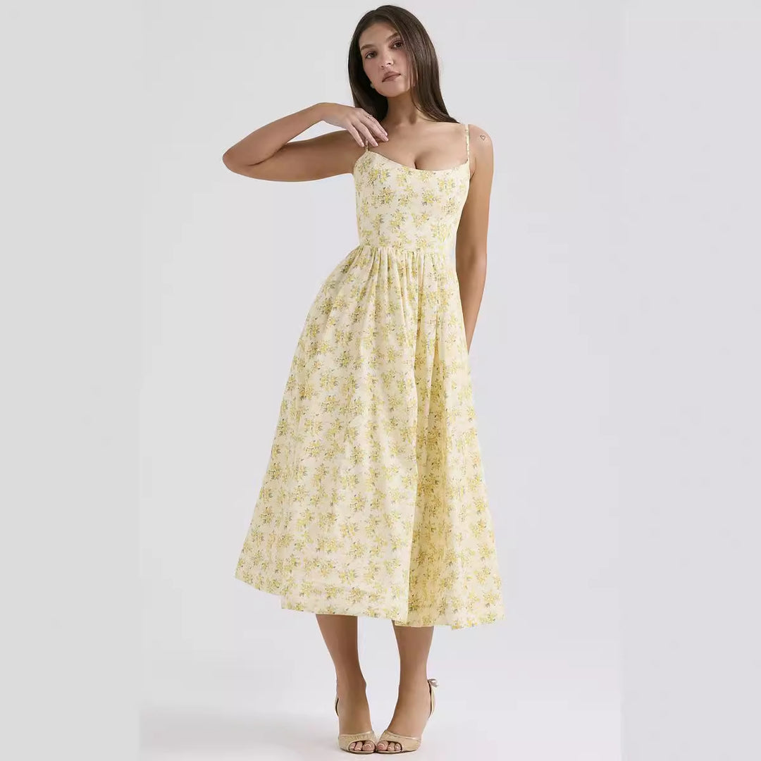 Maxi dresses for women with floral pattern and elegant, flowing silhouette Chic & Stil