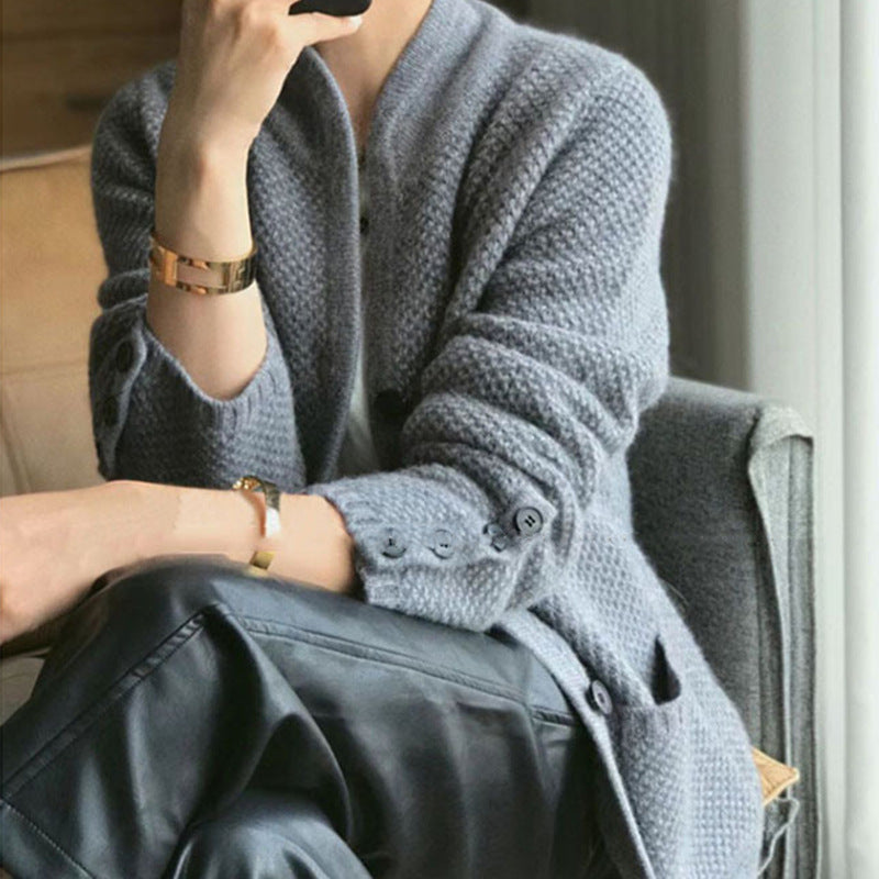 Cardigan pour femmes avec motif texturé et poches pratiques Chic & Stil